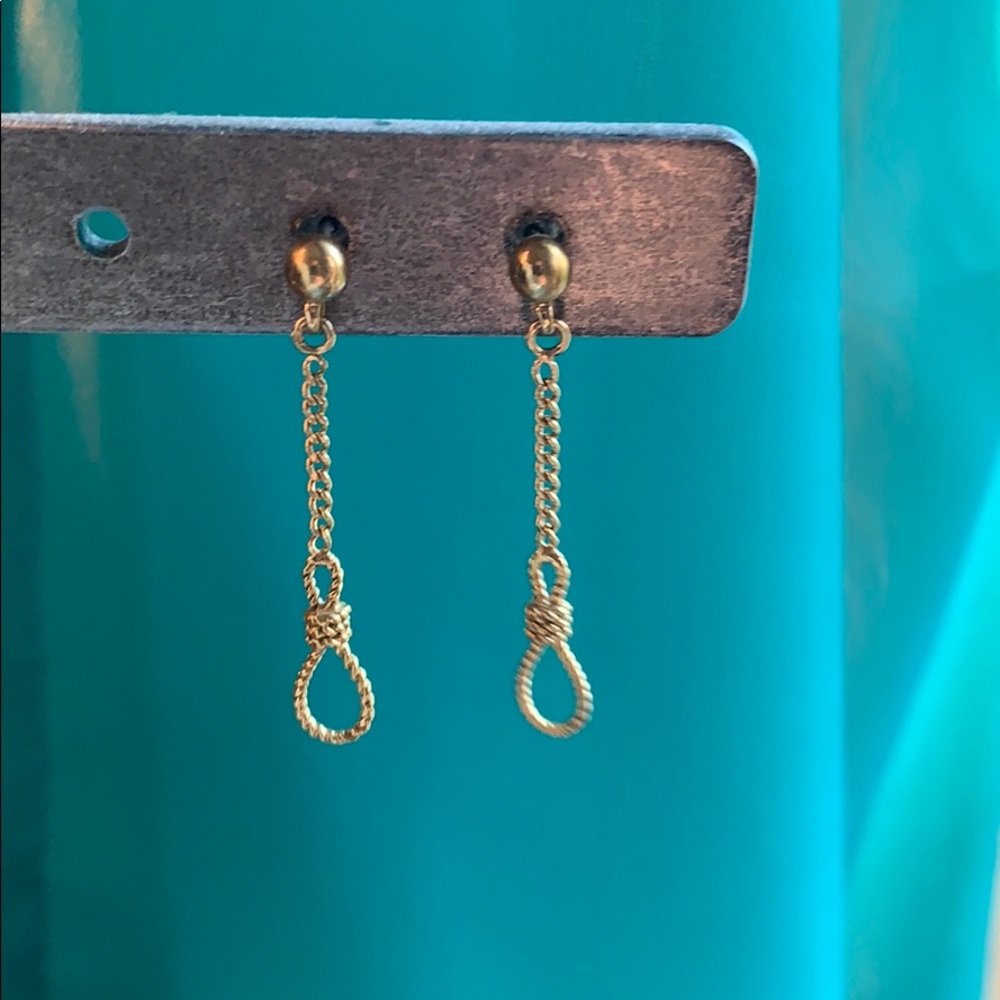 Noose stud earrings
